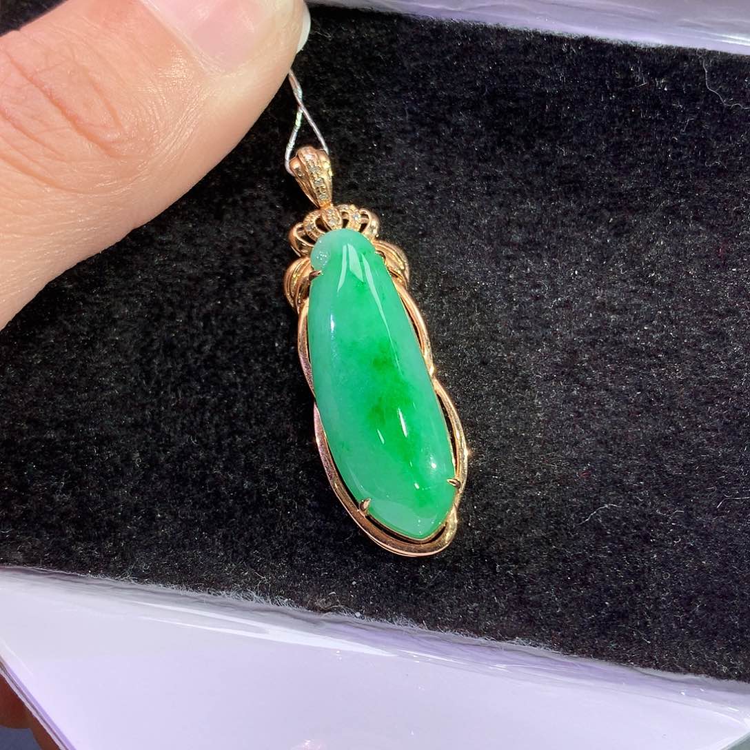 翡翠吊坠(赠链)18K金镶嵌