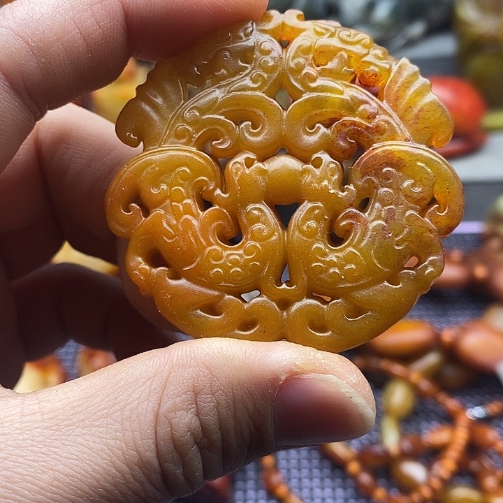 未镶嵌蛇纹石玉颈饰