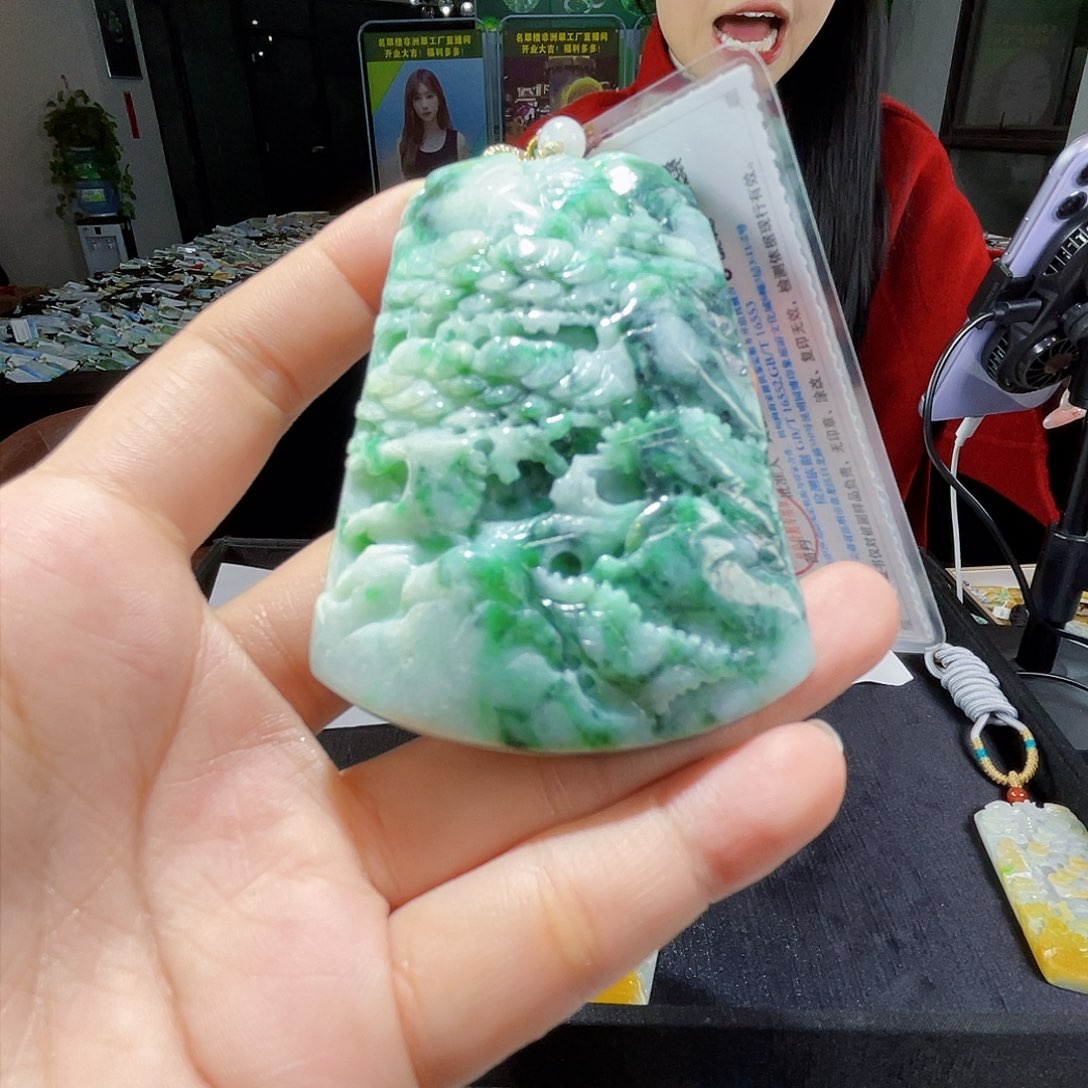 颈饰未镶嵌翡翠一