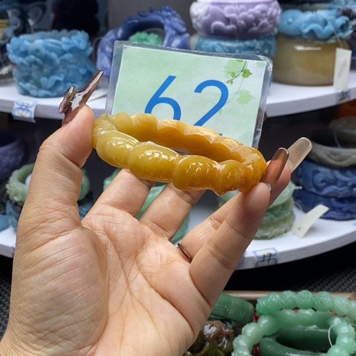 未镶嵌手镯石英岩玉
