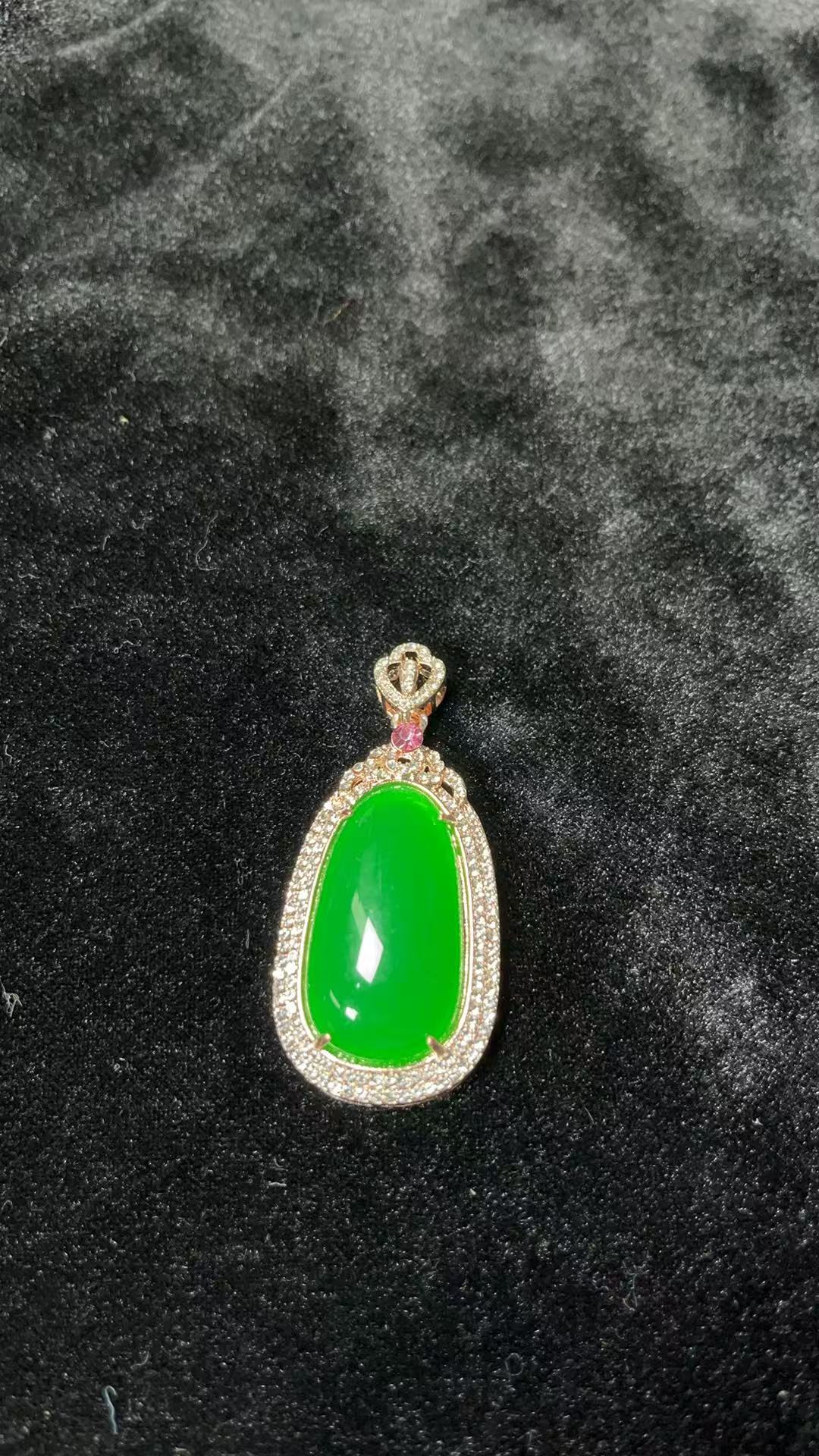 RLAL0048帝王满绿镶嵌吊坠