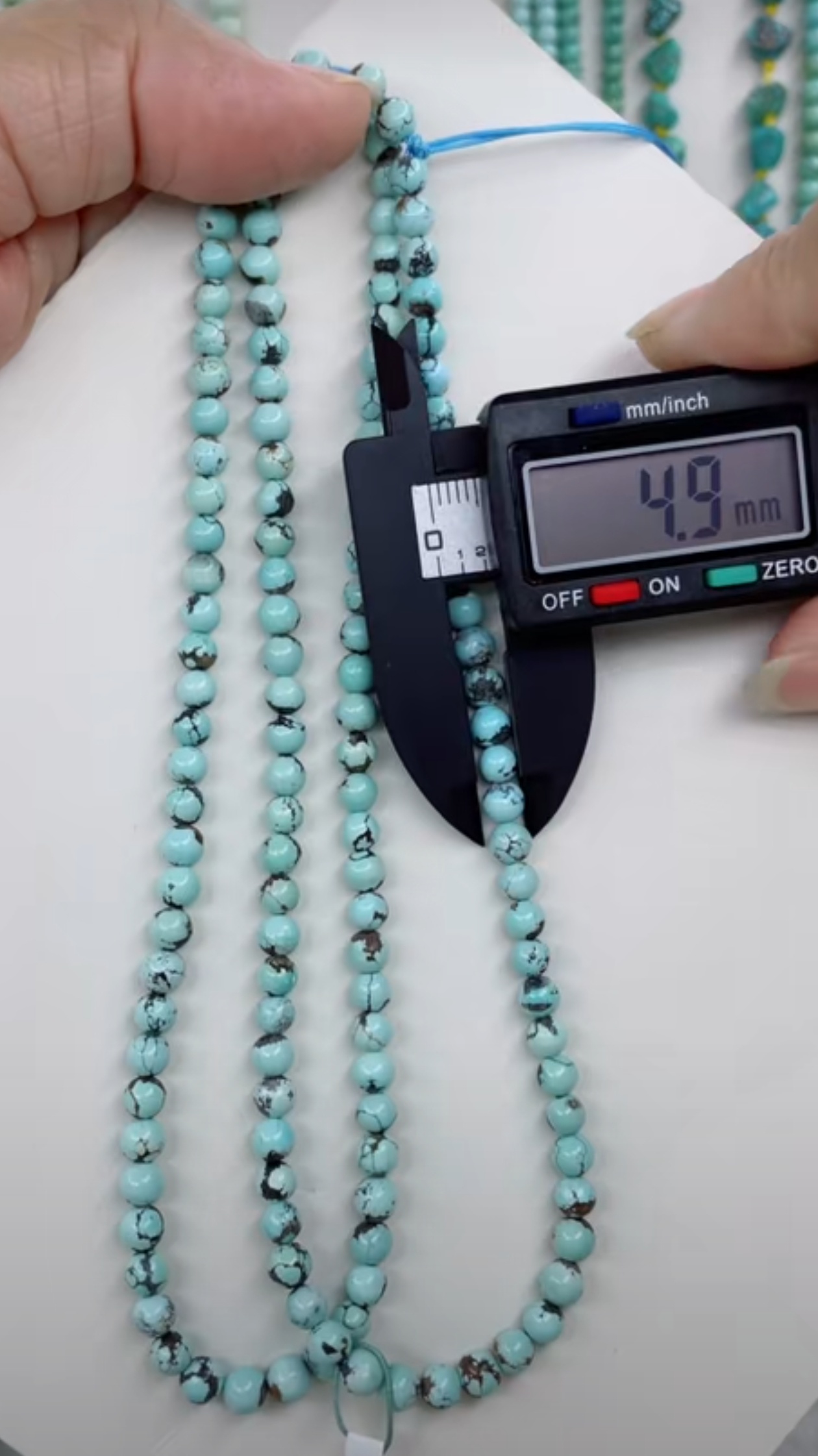 天然原矿绿松石米珠链卡4+