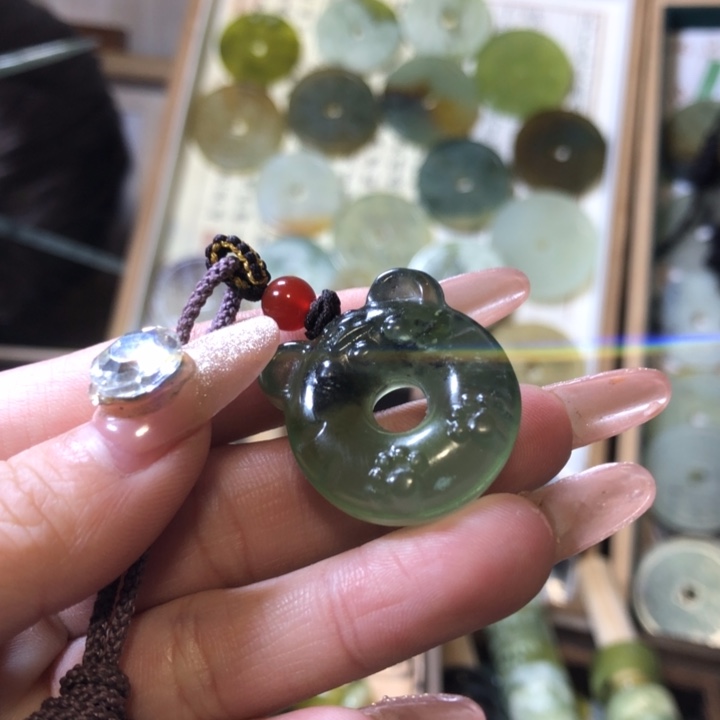 岫玉岫玉挂件未镶嵌