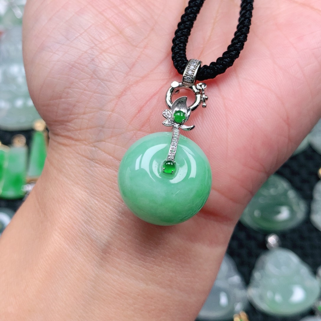 翡翠吊坠(不含链)18K金镶嵌