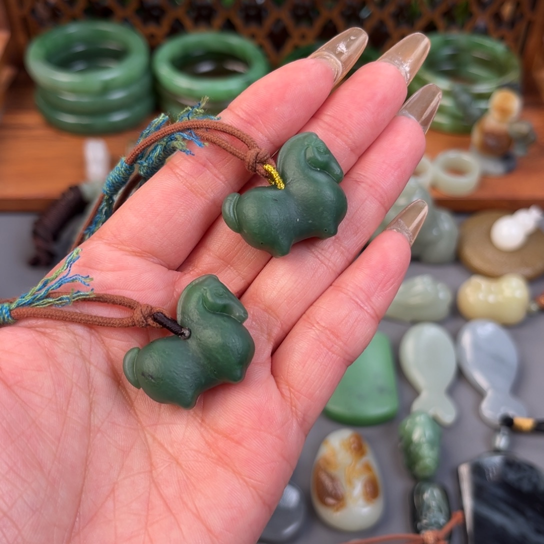 和田玉（糖玉）未镶嵌颈饰