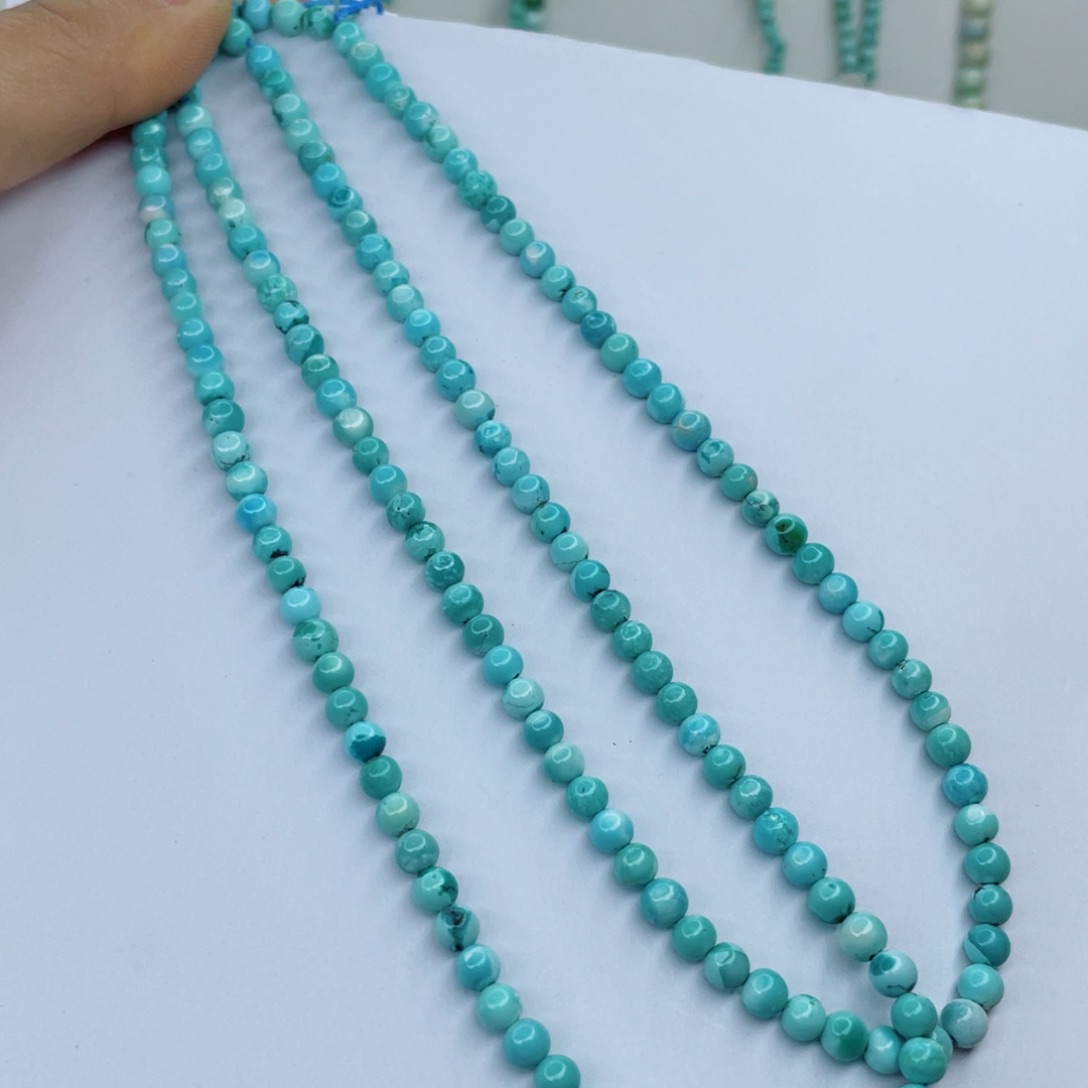 绿松石颈饰未镶嵌