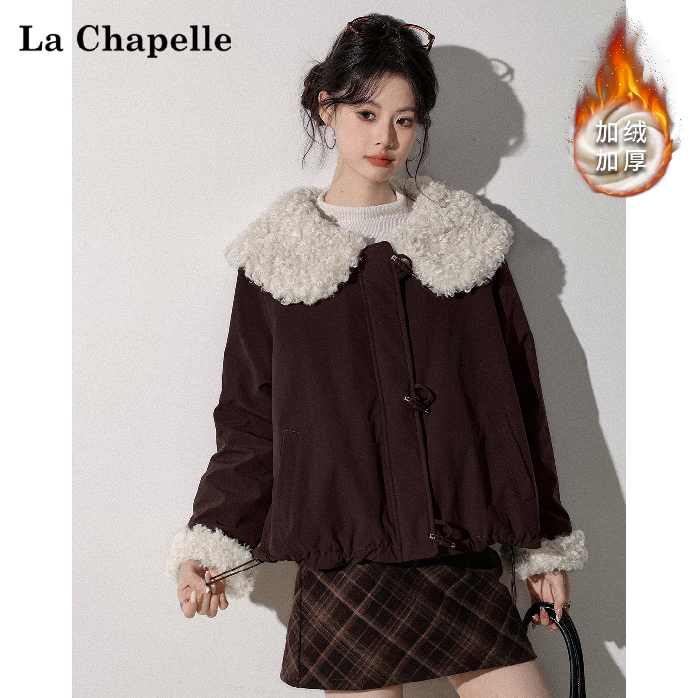 拉夏贝尔咖色大翻领羊羔绒棉服外套女派克服加绒加厚保暖毛毛棉袄
