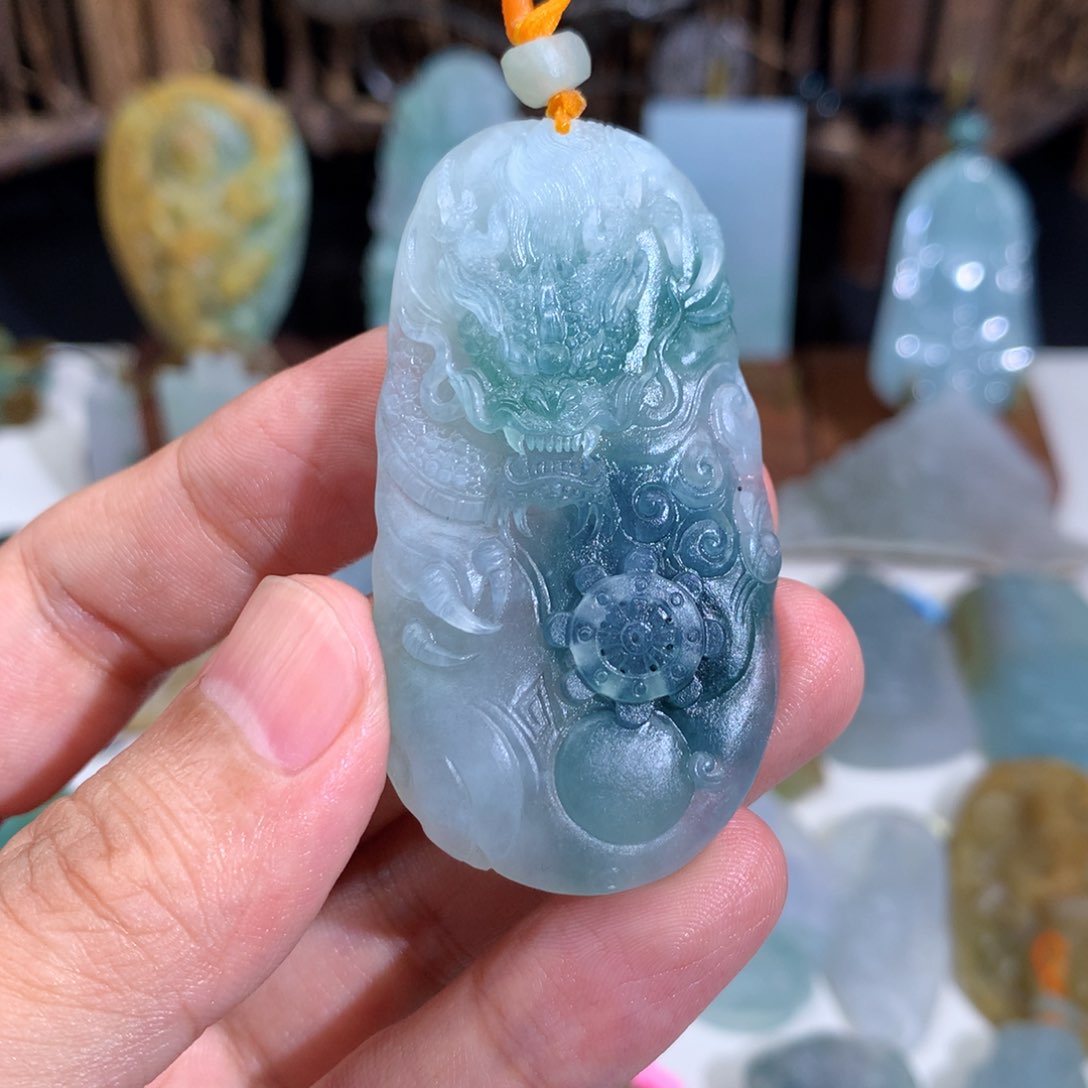 J***o定制翡翠未镶嵌挂件