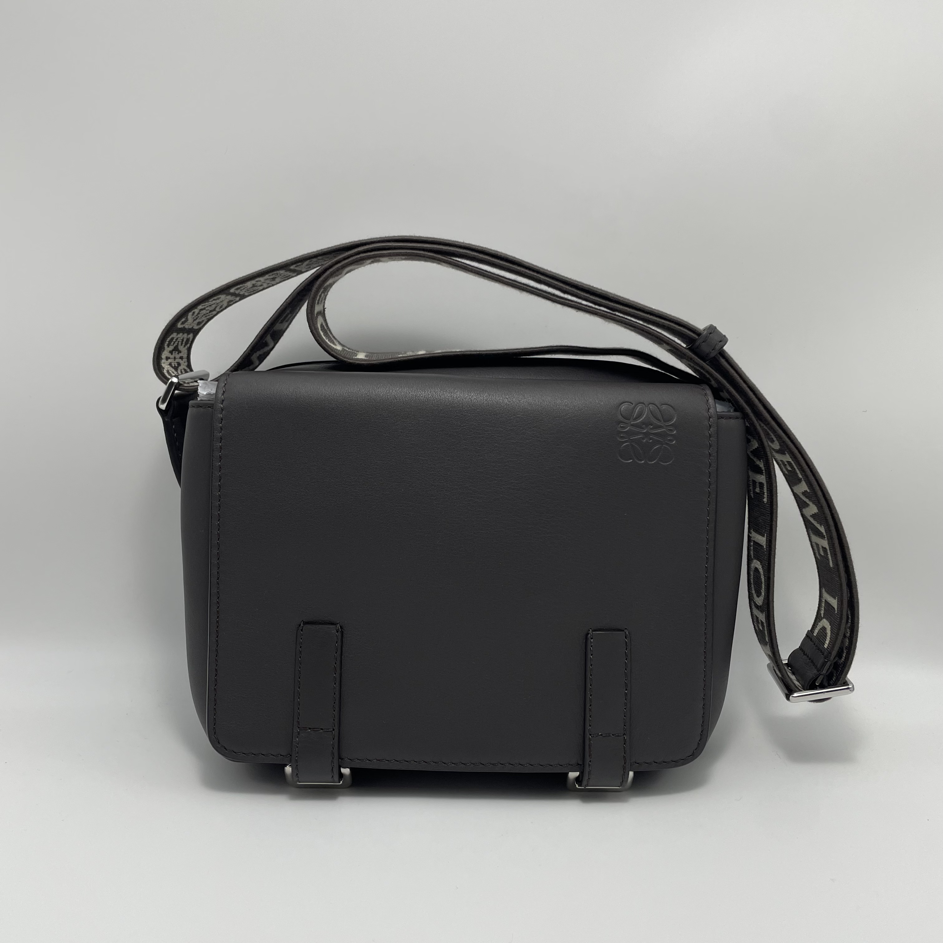 99新 LOEWE/罗意威 闲置新罗意威2025新款单肩包336-24/18/9