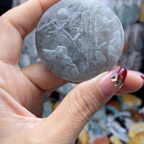 翡翠颈饰未镶嵌翡翠