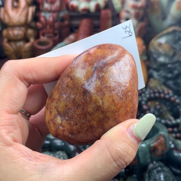 透闪石质玉未镶嵌珠宝奇石