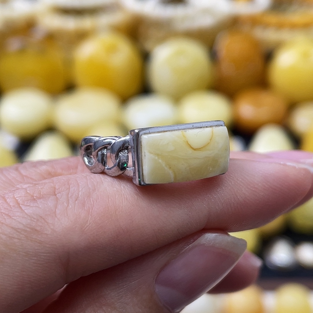 银S925镶嵌琥珀戒指蜜蜡戒指 