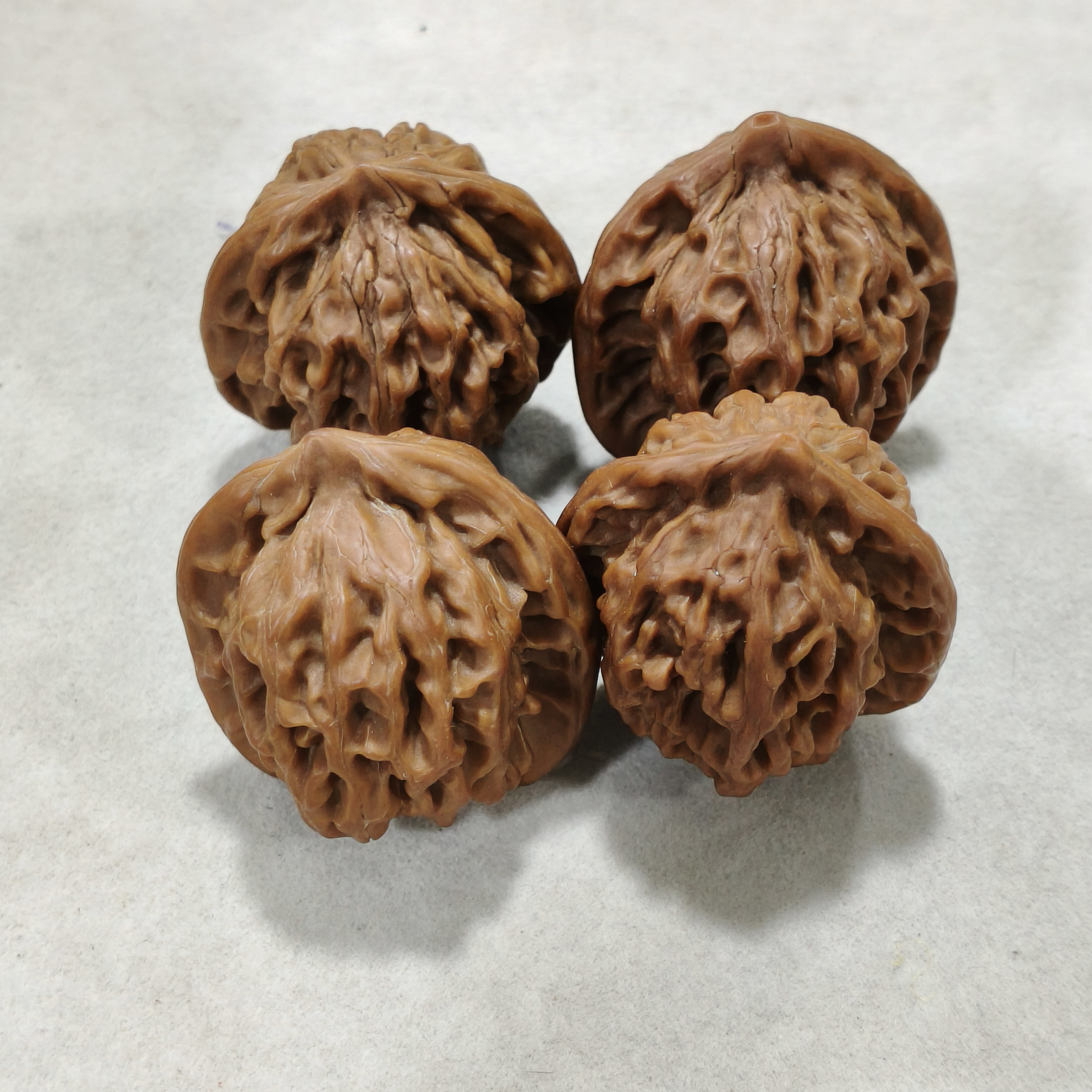 A88 文玩核桃一对(多样性发其一)