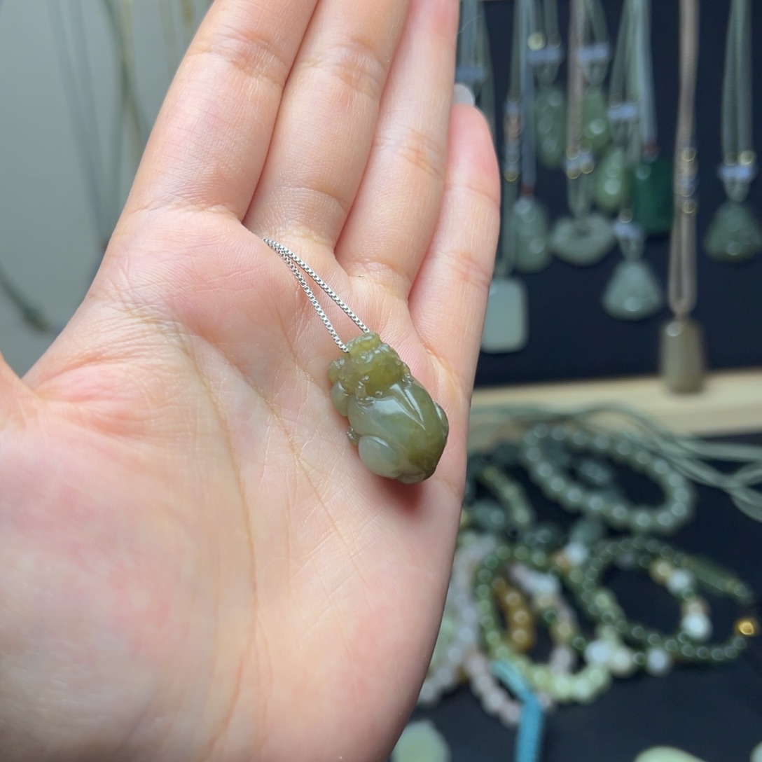 和田玉未镶嵌颈饰