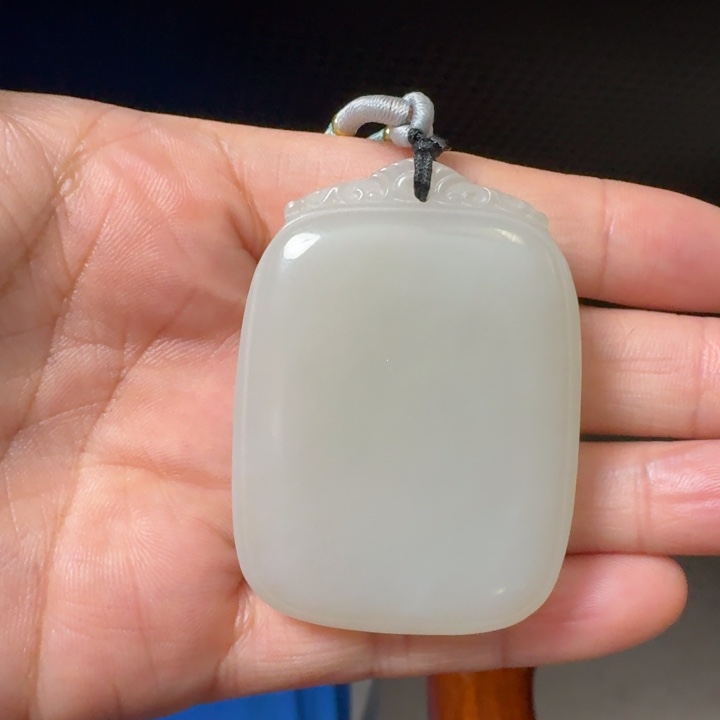 和田玉未镶嵌颈饰无事牌且末50油润细不够白