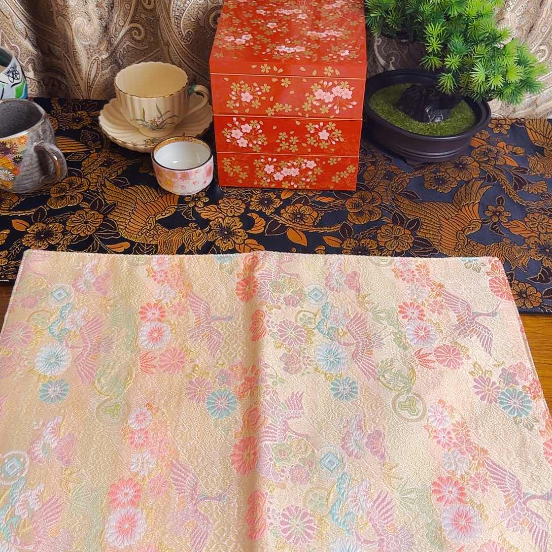 它家茶具瓷器真美！