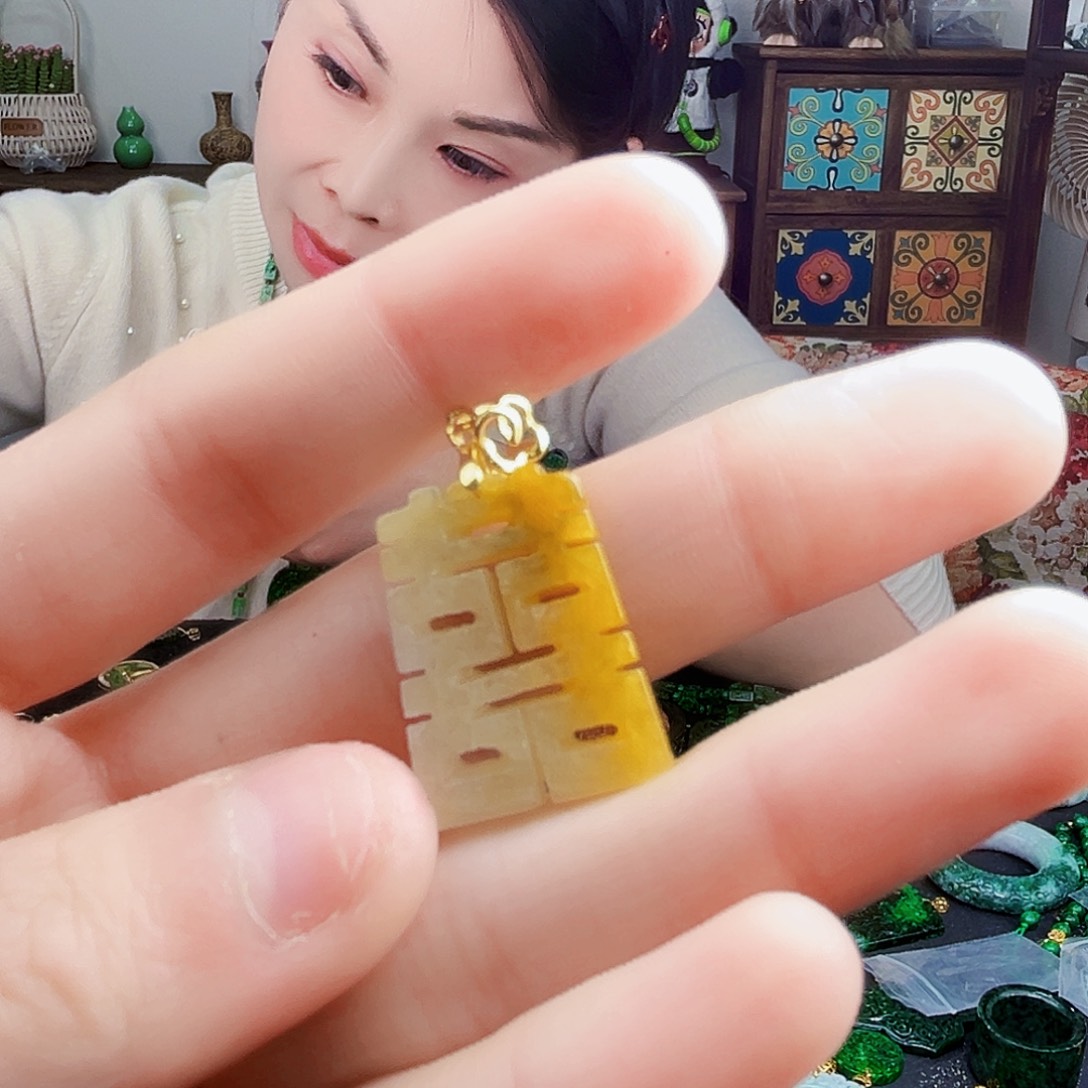 颈饰银S925镶嵌翡翠