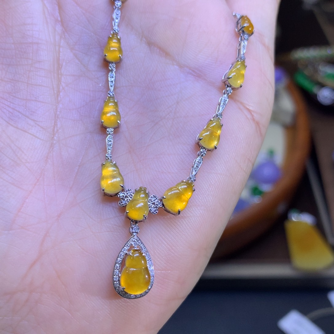 翡翠颈饰18K金镶嵌翡翠