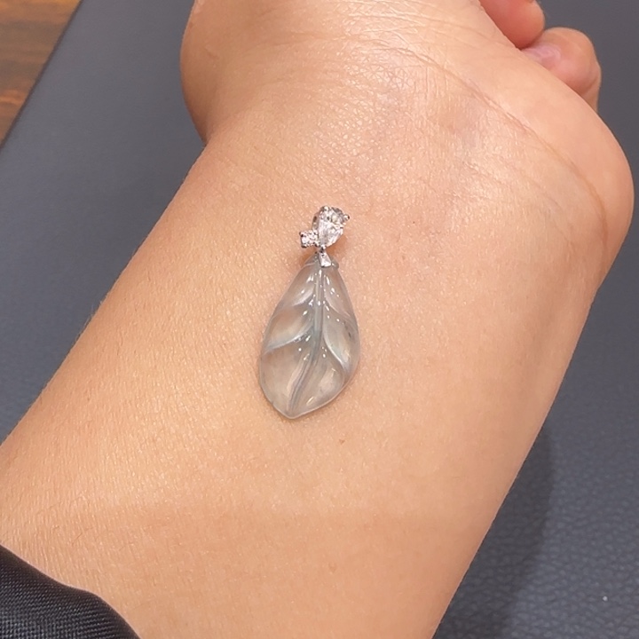 翡翠颈饰18K金镶嵌叶子L