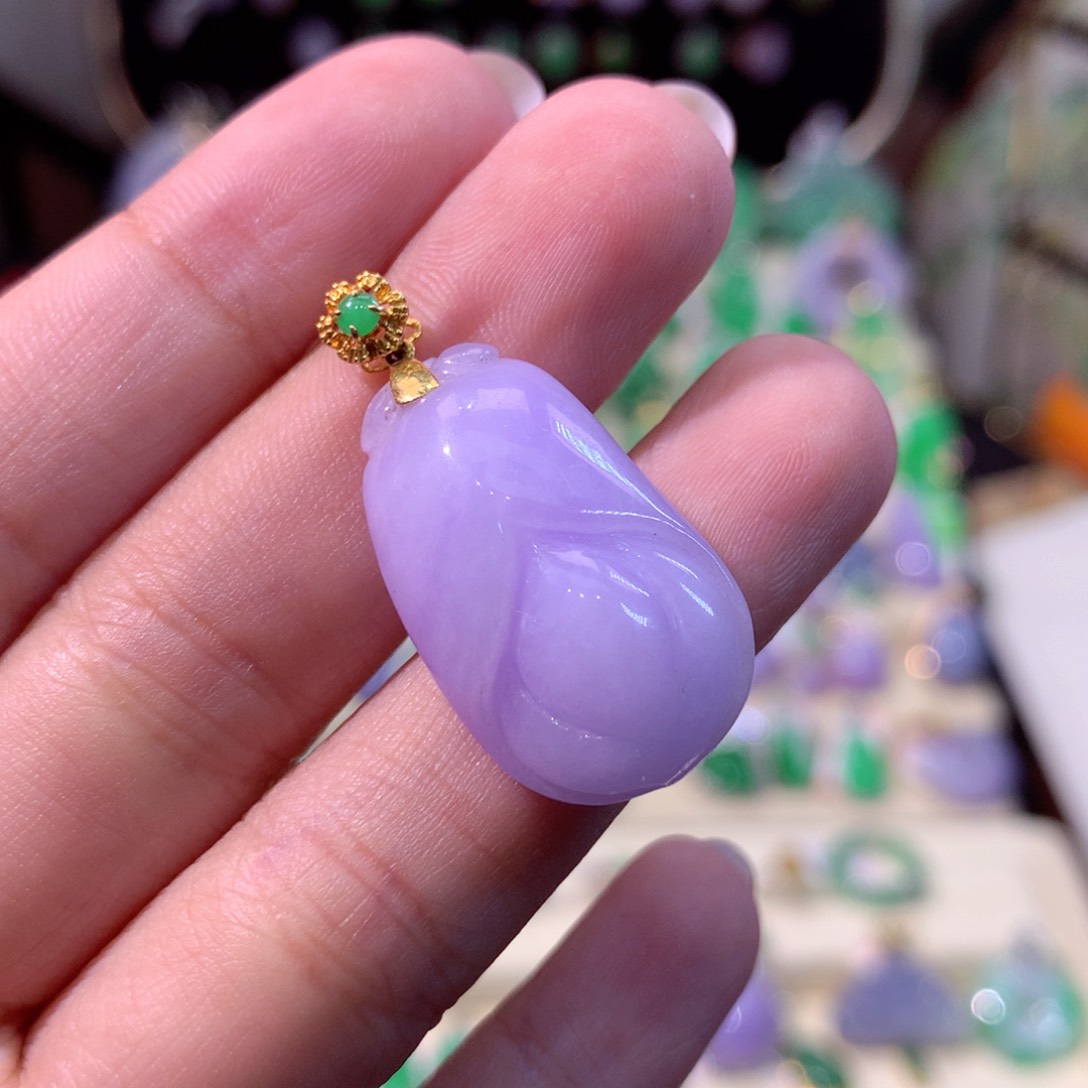 翡翠颈饰18K金镶嵌w*l翡翠