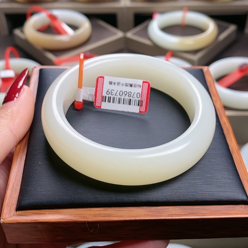 【闪购商品】和田玉手镯未镶嵌Y**h