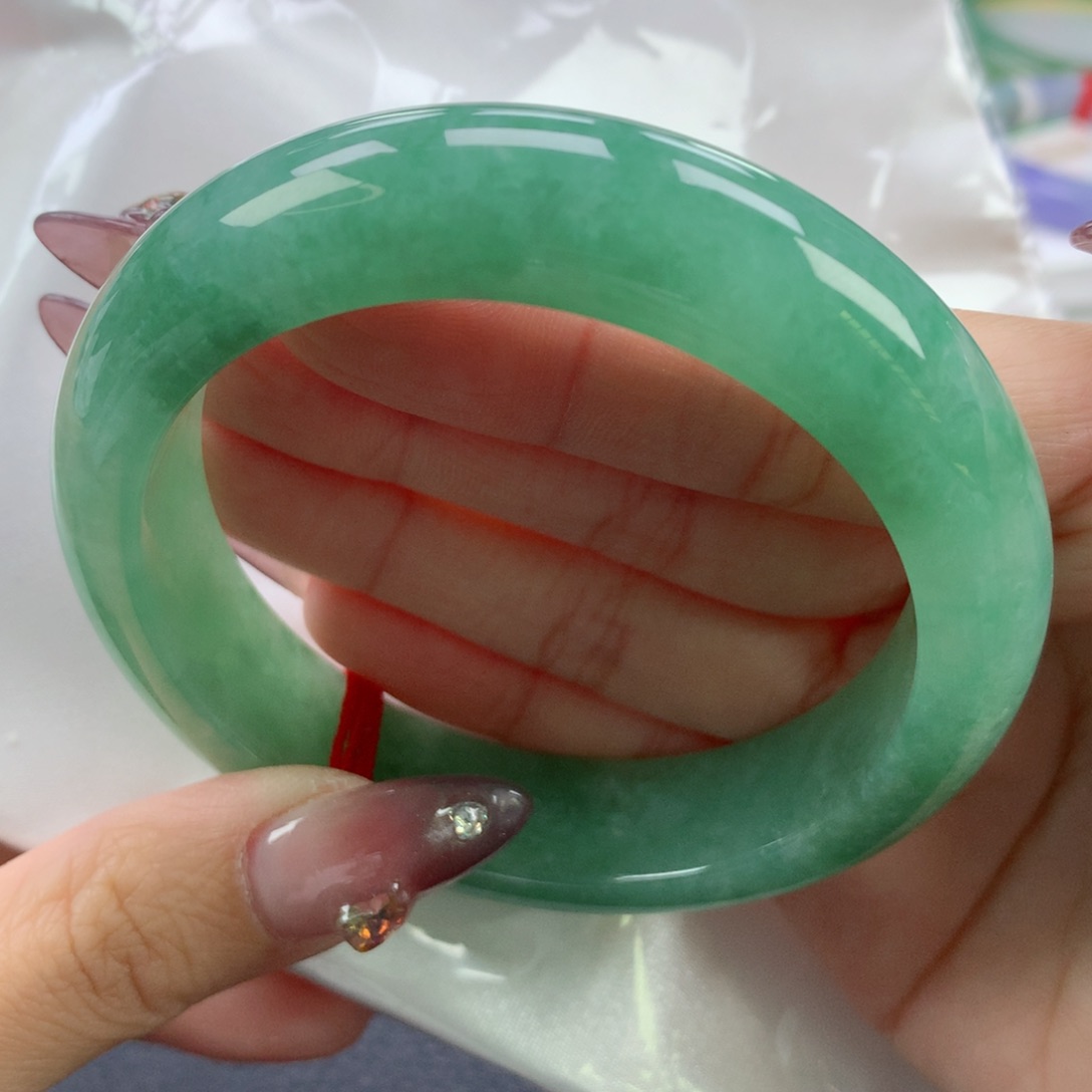 翡翠手镯未镶嵌59正圈满绿轮胎