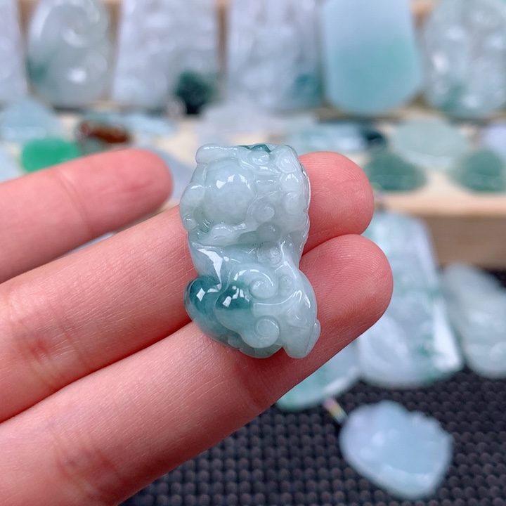 翡翠未镶嵌颈饰翡翠