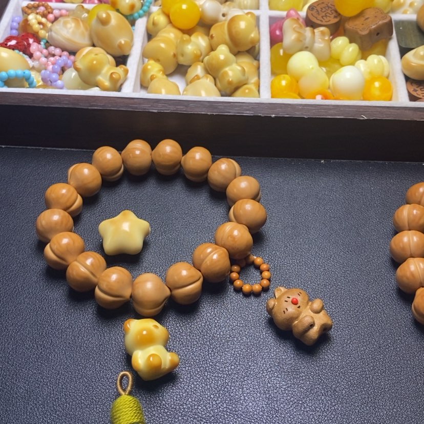 【闪购商品】吊坠猴头核桃黄***包