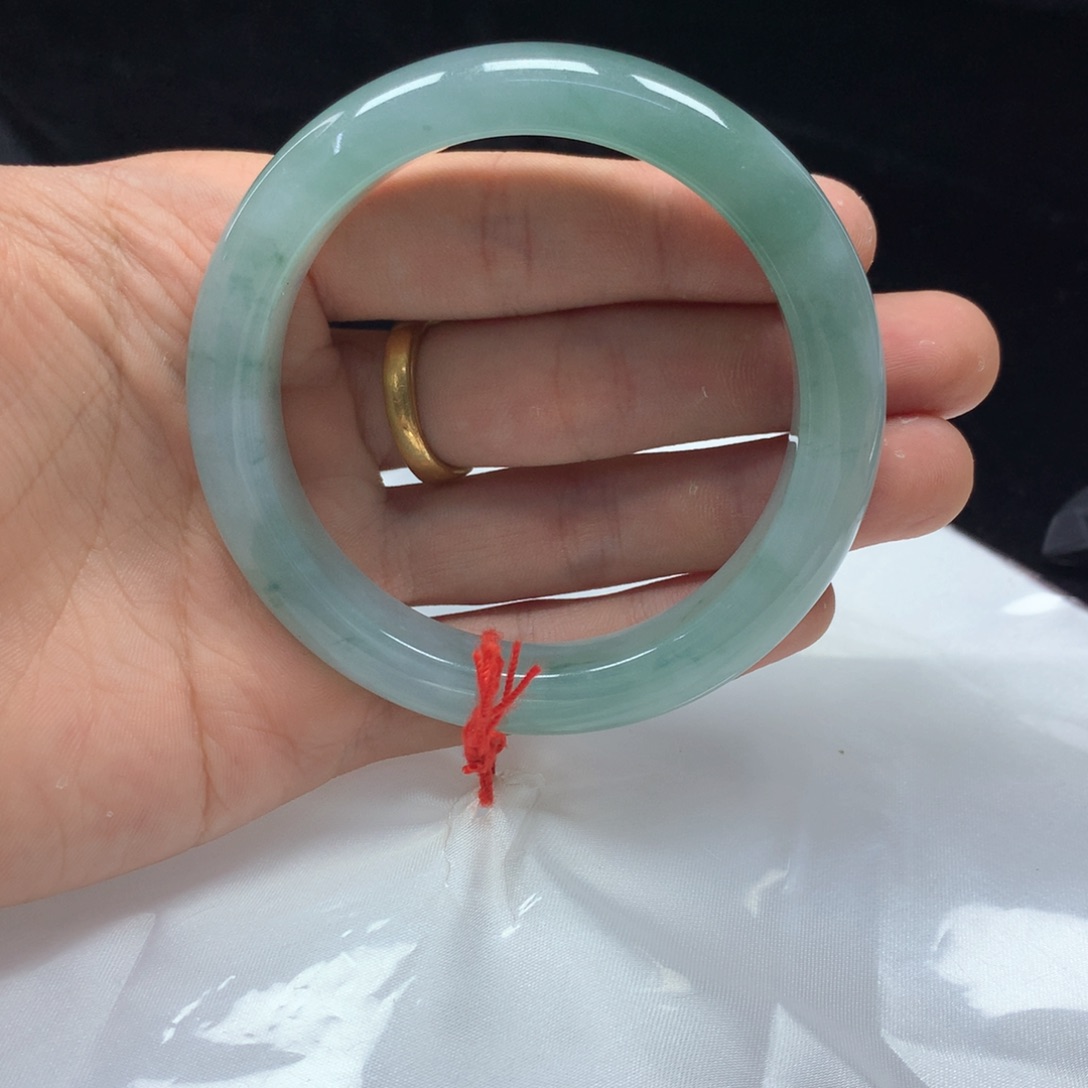 翡翠未镶嵌手镯（圆镯）56.3