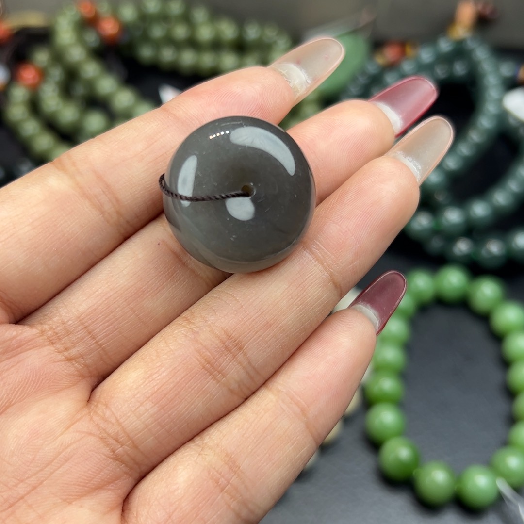 和田玉吊坠未镶嵌