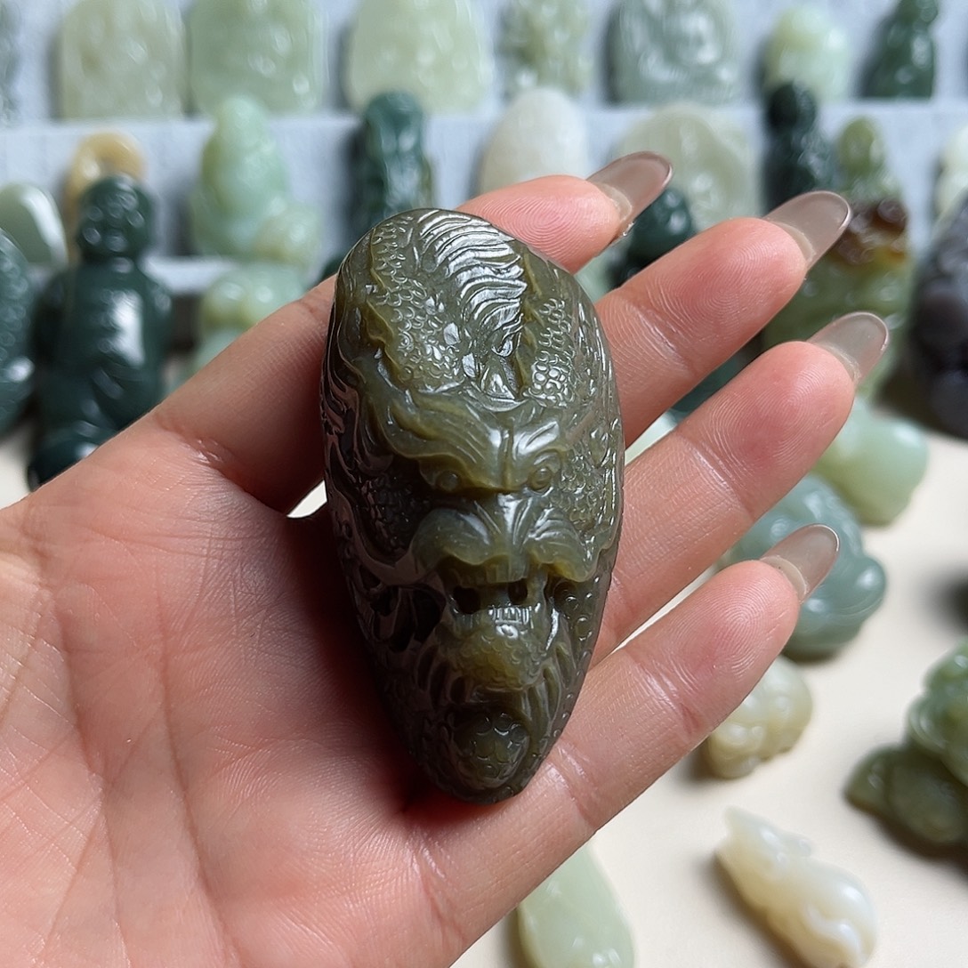 和田玉未镶嵌把件