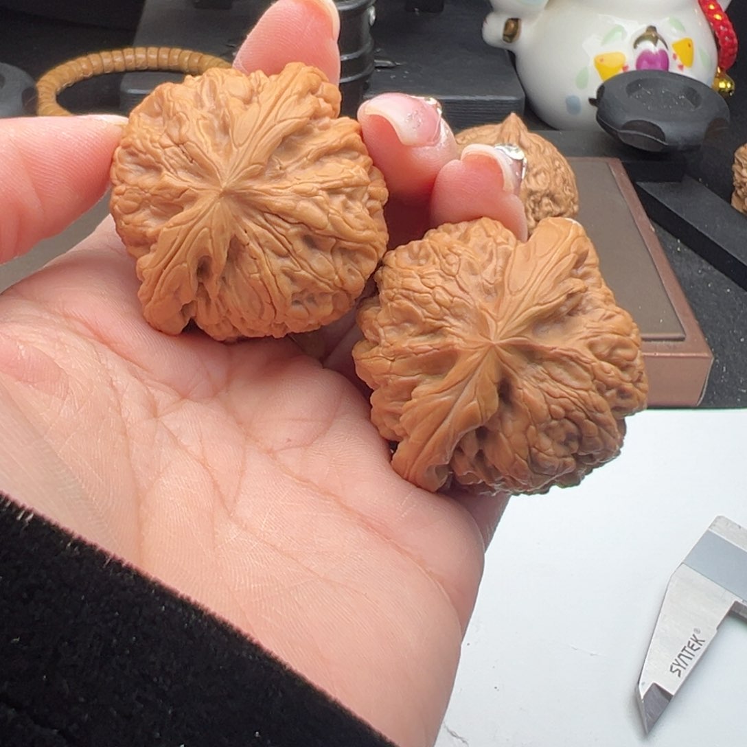 文玩核桃把件红锦鲤40