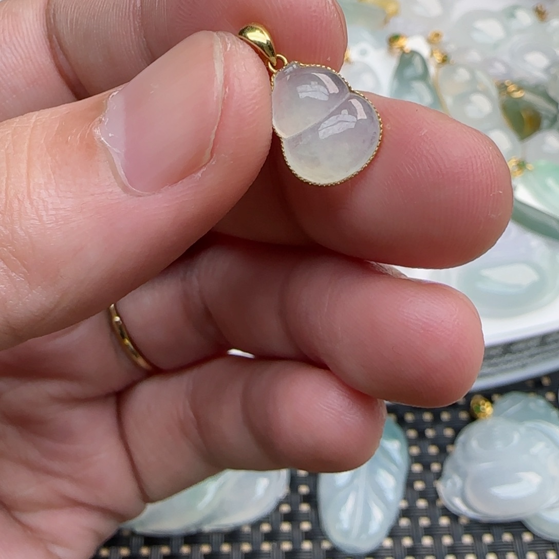 【闪购商品】翡翠吊坠(不含链)18K金镶嵌小葫芦