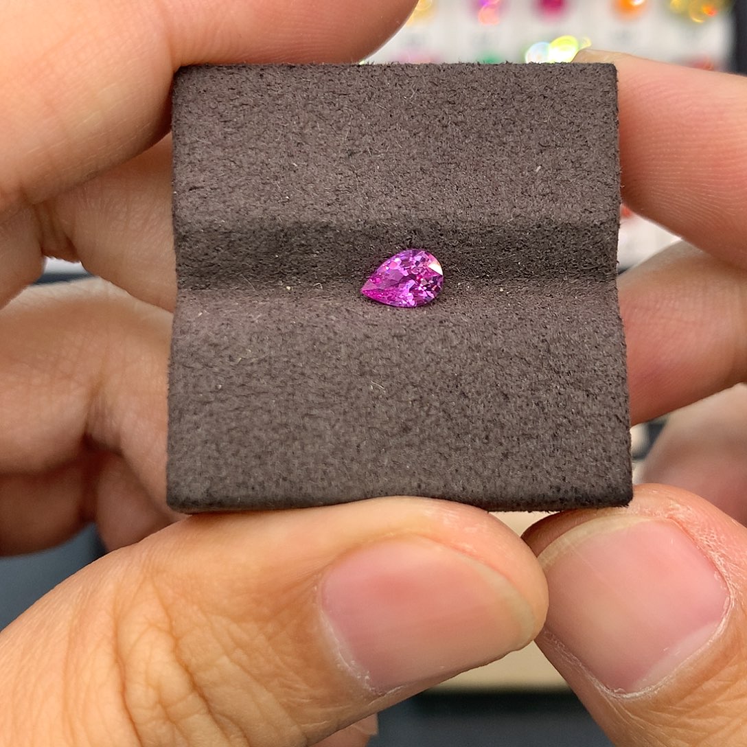 彩色蓝宝石裸石54分全净粉蓝宝