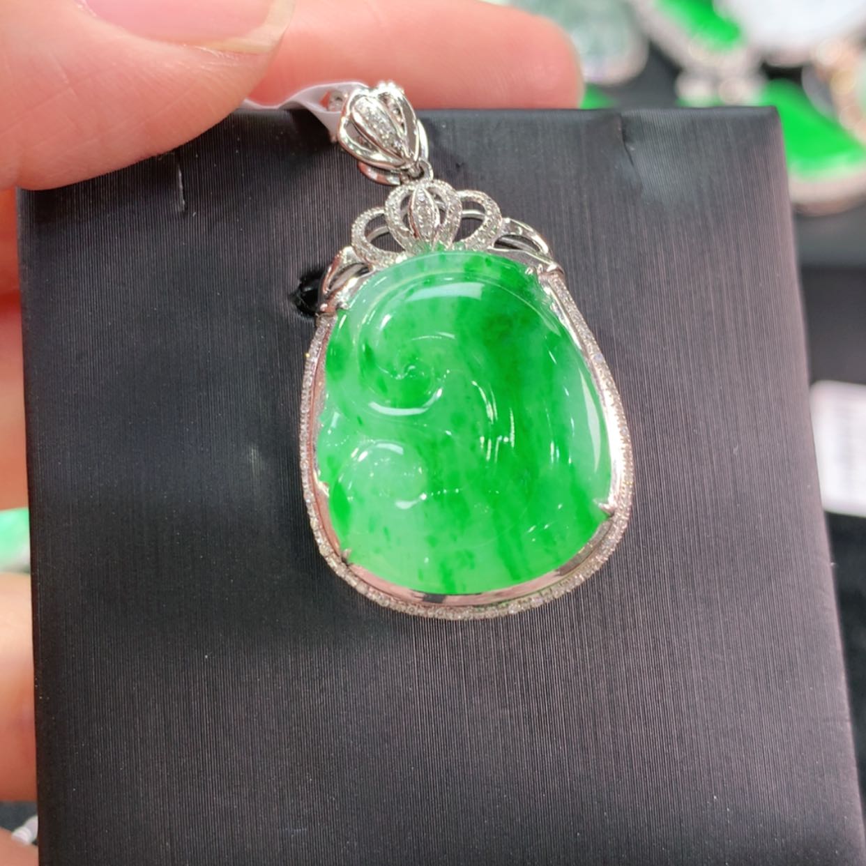 【闪购商品】翡翠颈饰18K金镶嵌天然翡翠