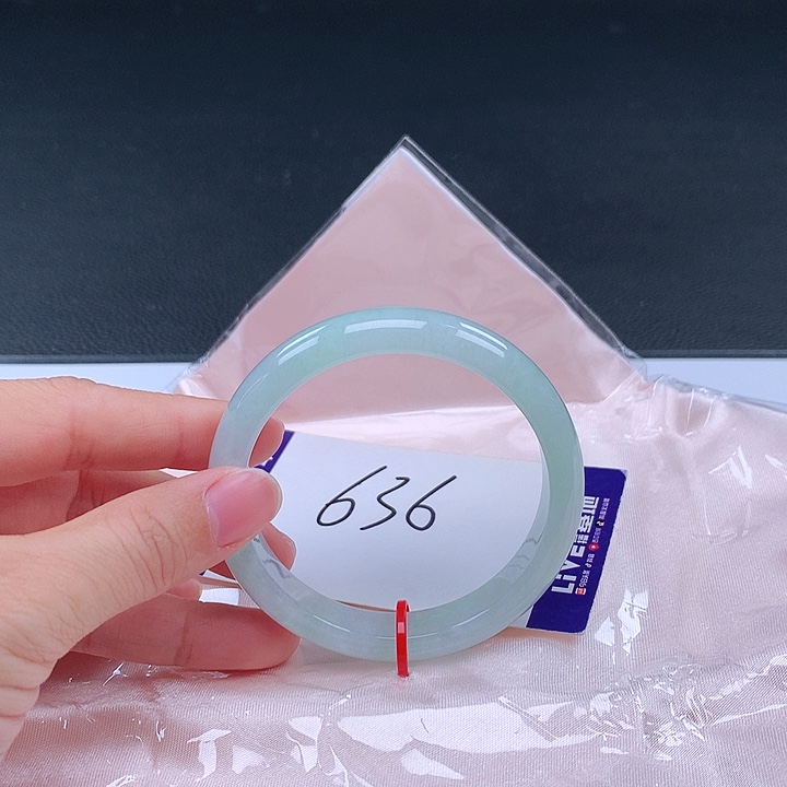 翡翠手镯未镶嵌手镯001590