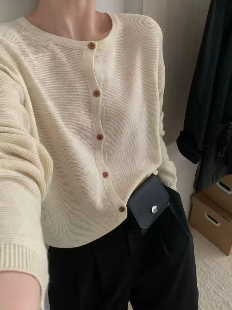小清家）圆领纯色长袖中等常规款保暖毛衣开衫短款针织