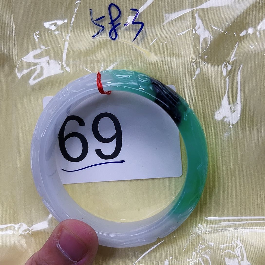 翡翠手镯未镶嵌多样性