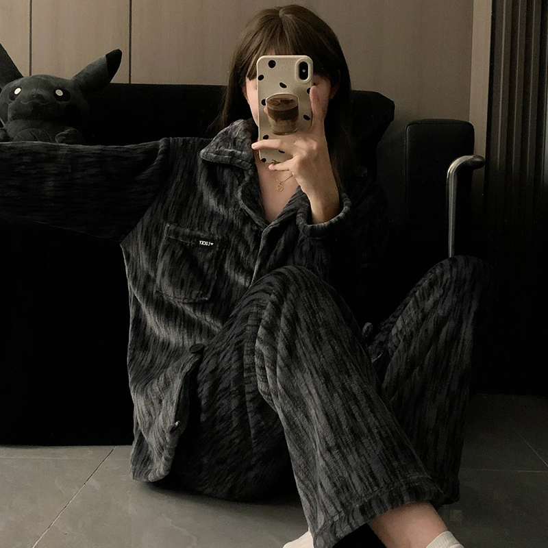 2025新款男生简约黑色睡衣