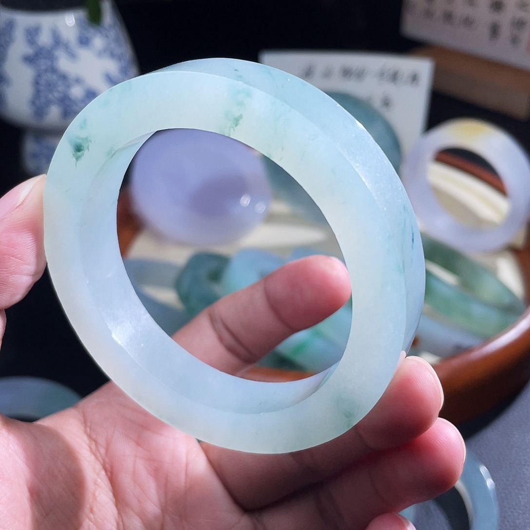 未镶嵌手镯定制翡翠