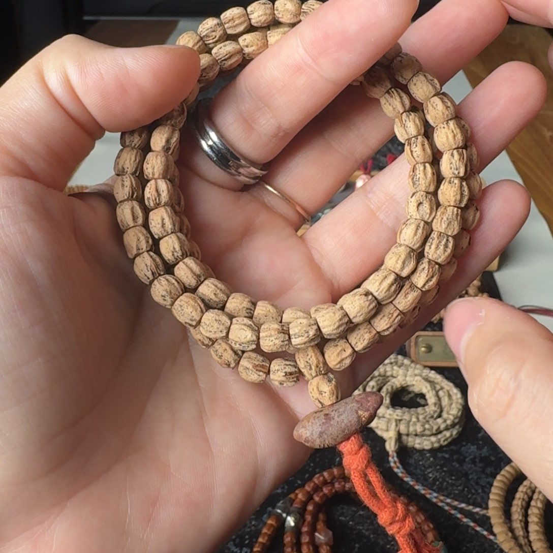 柏香籽/百香籽手串崢*