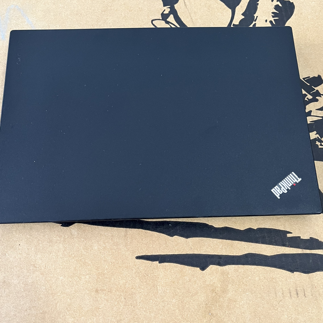 8新 ThinkPad Thinkpad X260. I5-6200U 双核。8+240固态，12.5寸