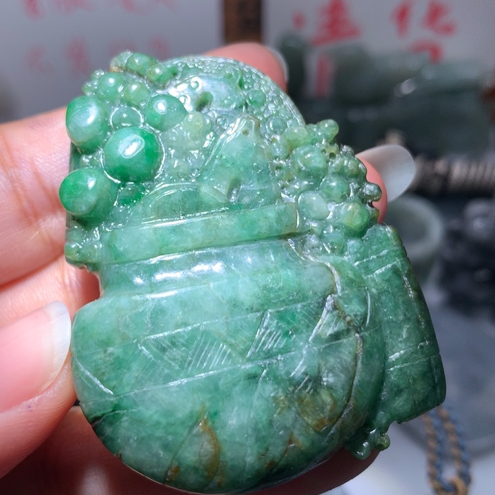 翡翠颈饰未镶嵌保真天然A货翡翠
