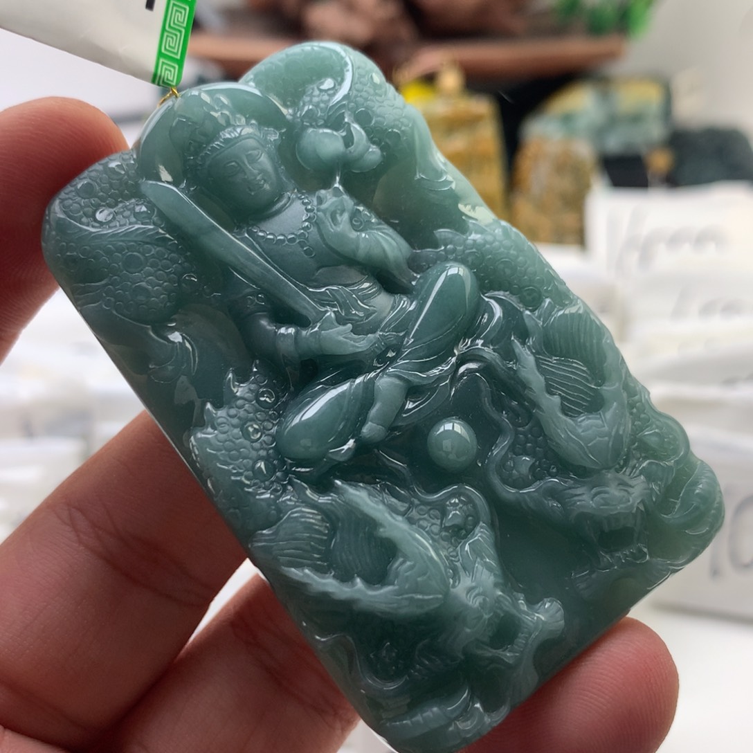 颈饰未镶嵌翡翠虚空