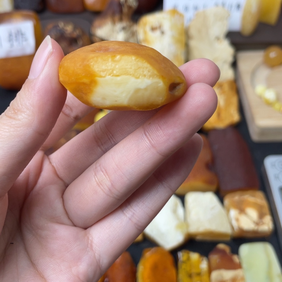 定制蜜蜡未镶嵌原石