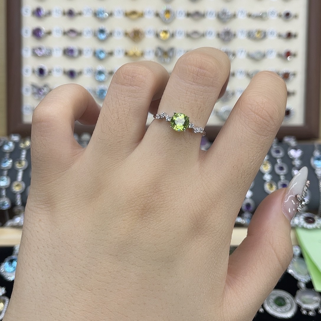 橄榄石银S925镶嵌戒指