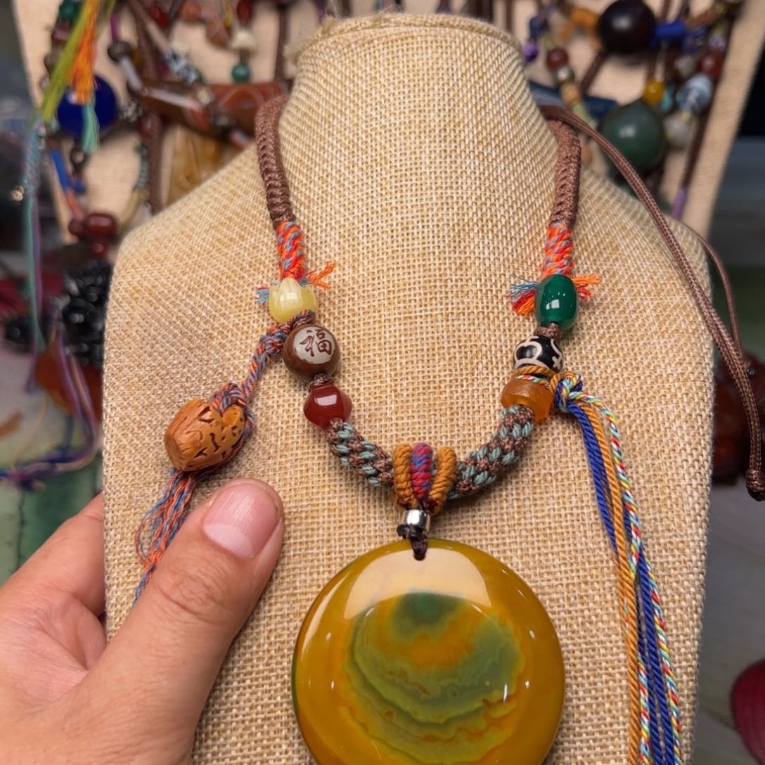 玛瑙/玉髓颈饰未镶嵌