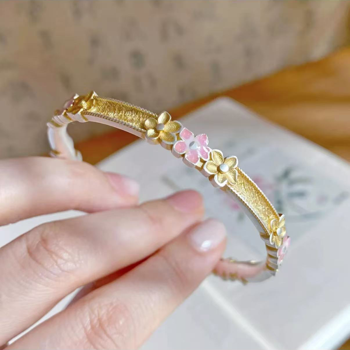 足银手镯 A173足银999.9【三朵樱花】描金珐琅开口足银手镯