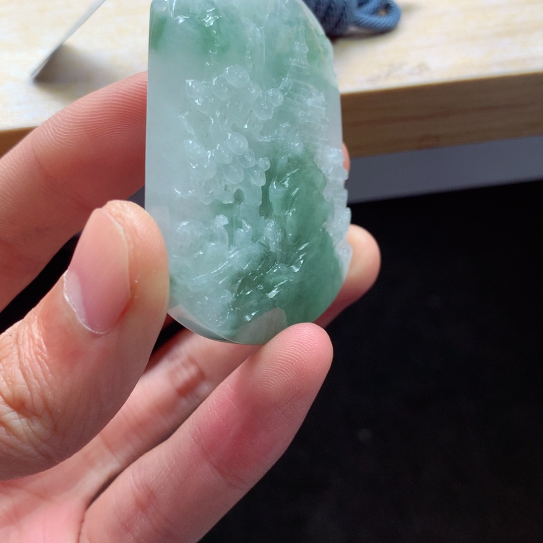 翡翠颈饰未镶嵌吊坠