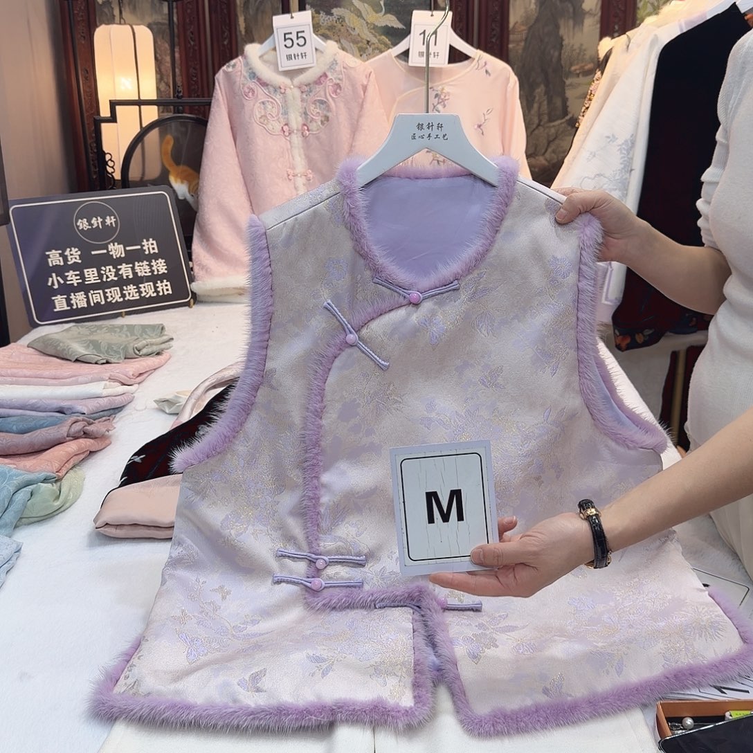 玉***非遗传承人的精神风貌